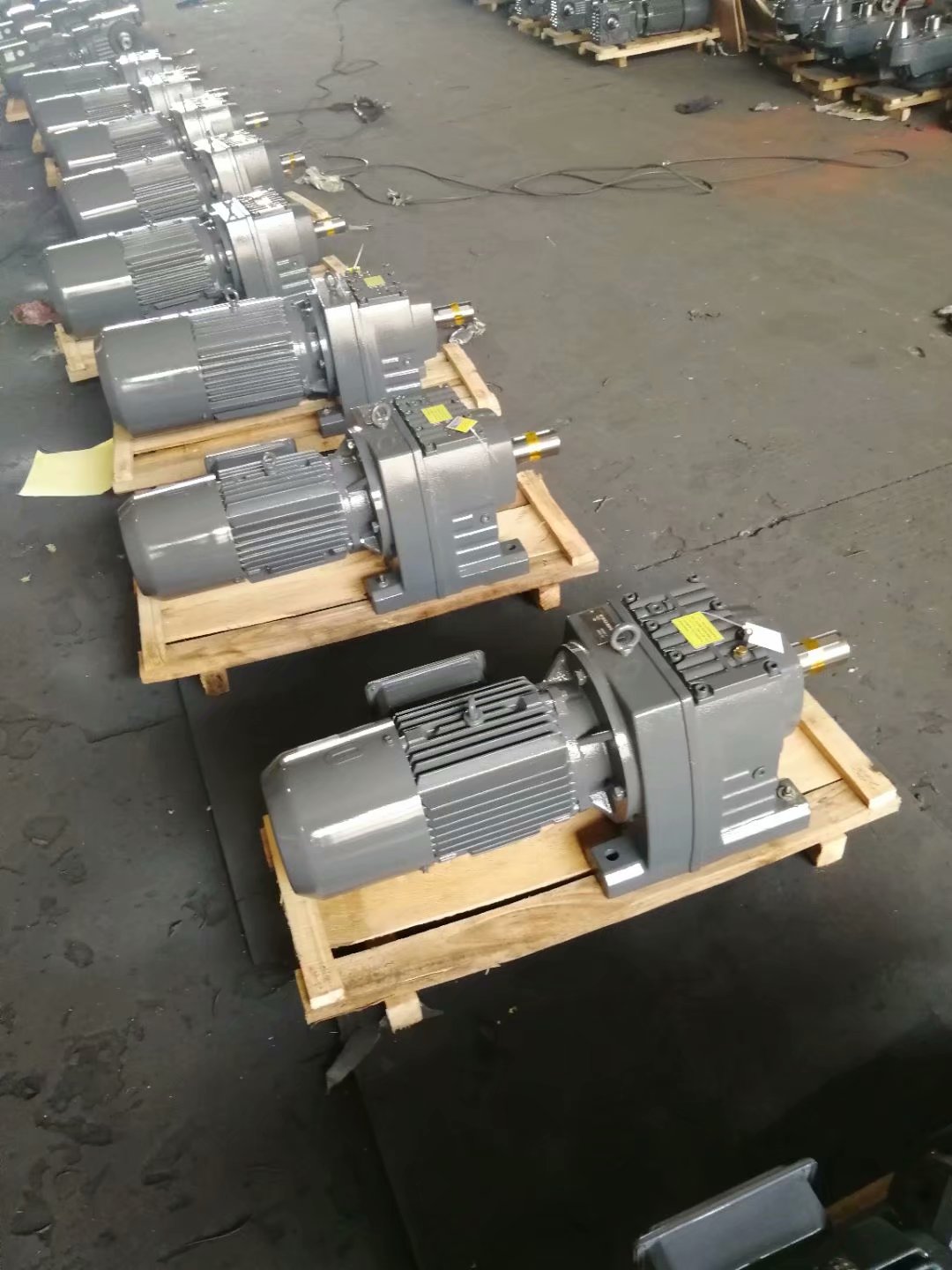 R37减速机,RF47减速电机